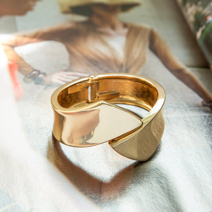 the Alexandra overlap cuff (Copy) (Copy)